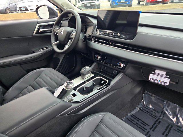 new 2025 Mitsubishi Outlander car, priced at $37,050