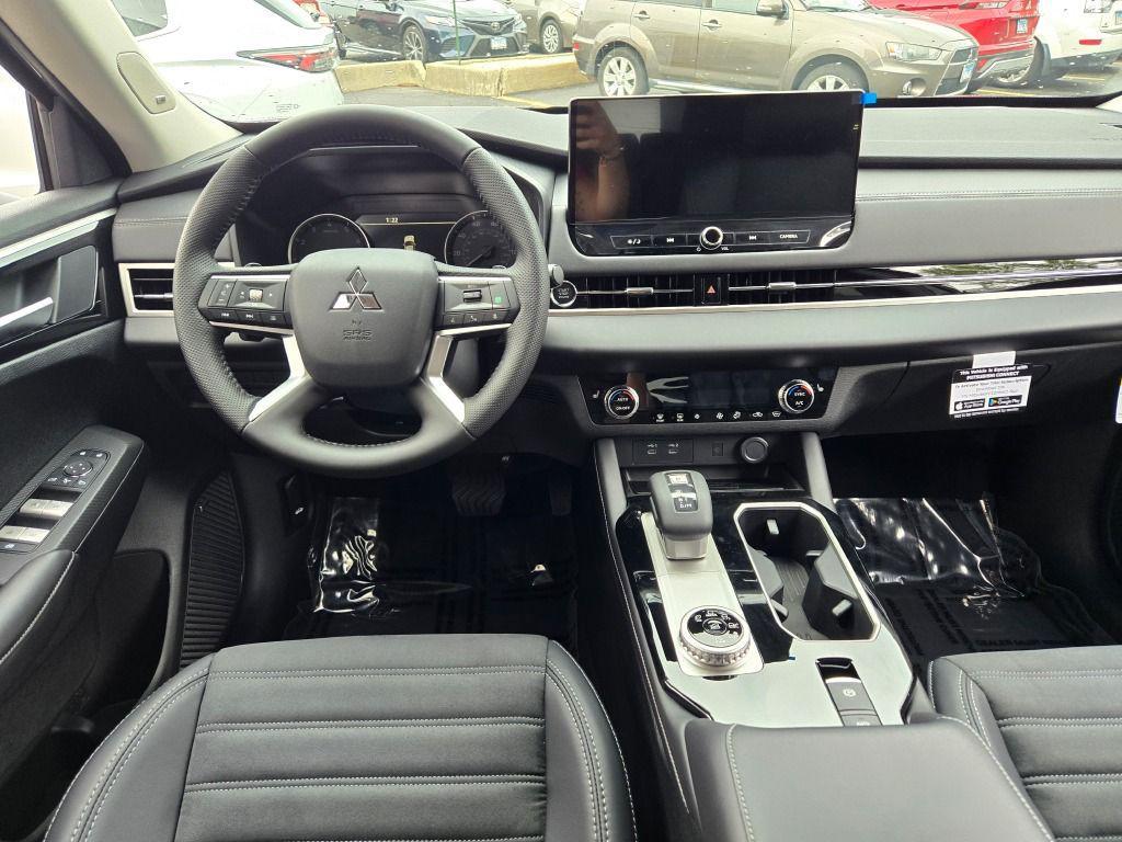 new 2025 Mitsubishi Outlander car, priced at $34,360