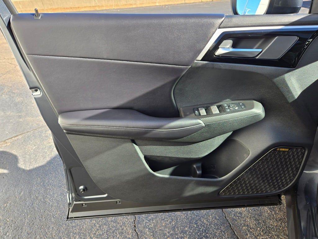 new 2025 Mitsubishi Outlander car, priced at $37,275