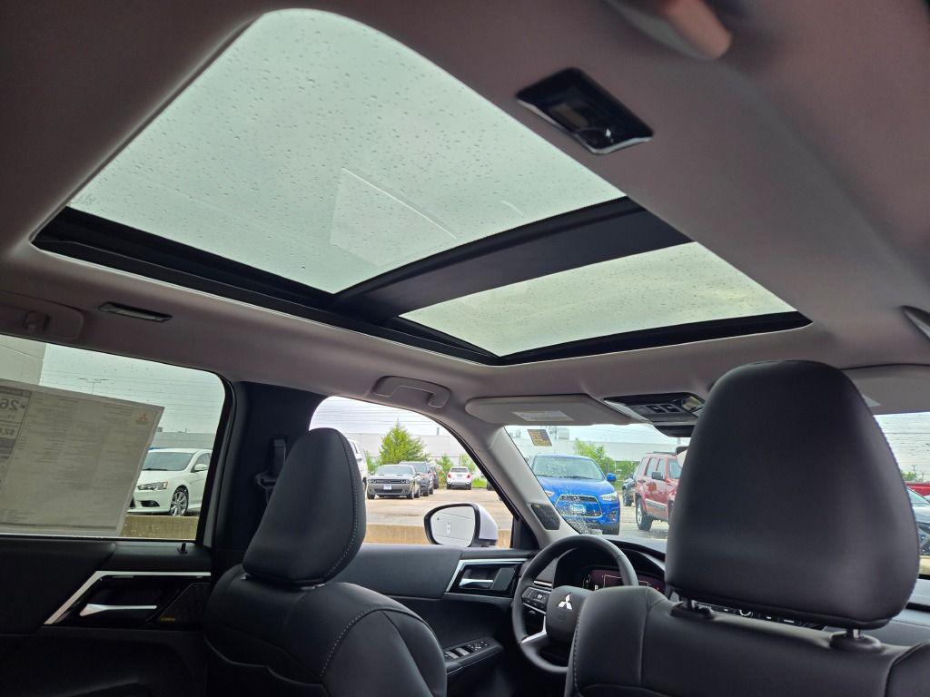 new 2025 Mitsubishi Outlander car, priced at $38,031