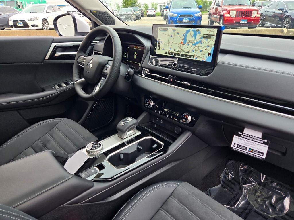 new 2025 Mitsubishi Outlander car, priced at $38,031
