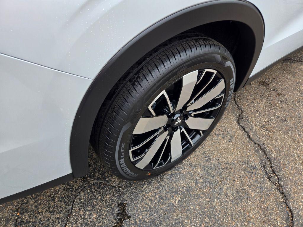 new 2025 Mitsubishi Outlander car, priced at $38,031