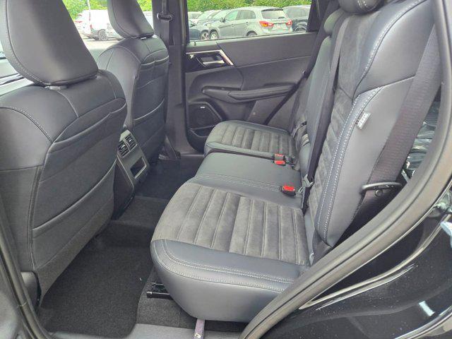 new 2025 Mitsubishi Outlander car, priced at $37,050