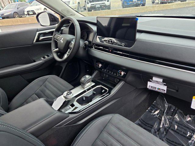 new 2025 Mitsubishi Outlander car, priced at $37,050