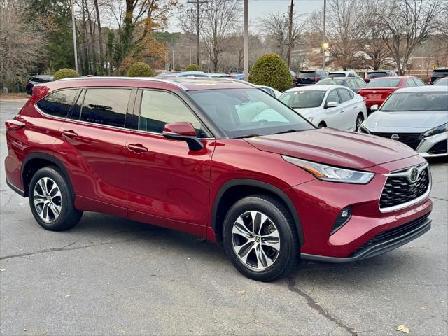 used 2020 Toyota Highlander car, priced at $28,698