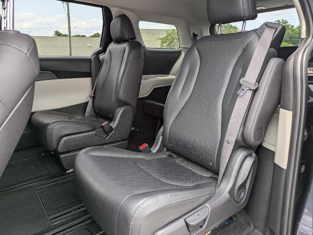 used 2024 Kia Carnival car, priced at $30,227