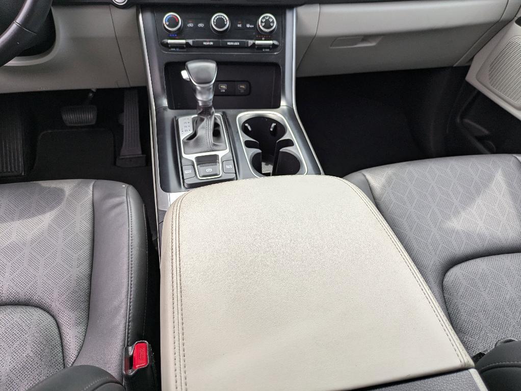 used 2024 Kia Carnival car, priced at $30,227