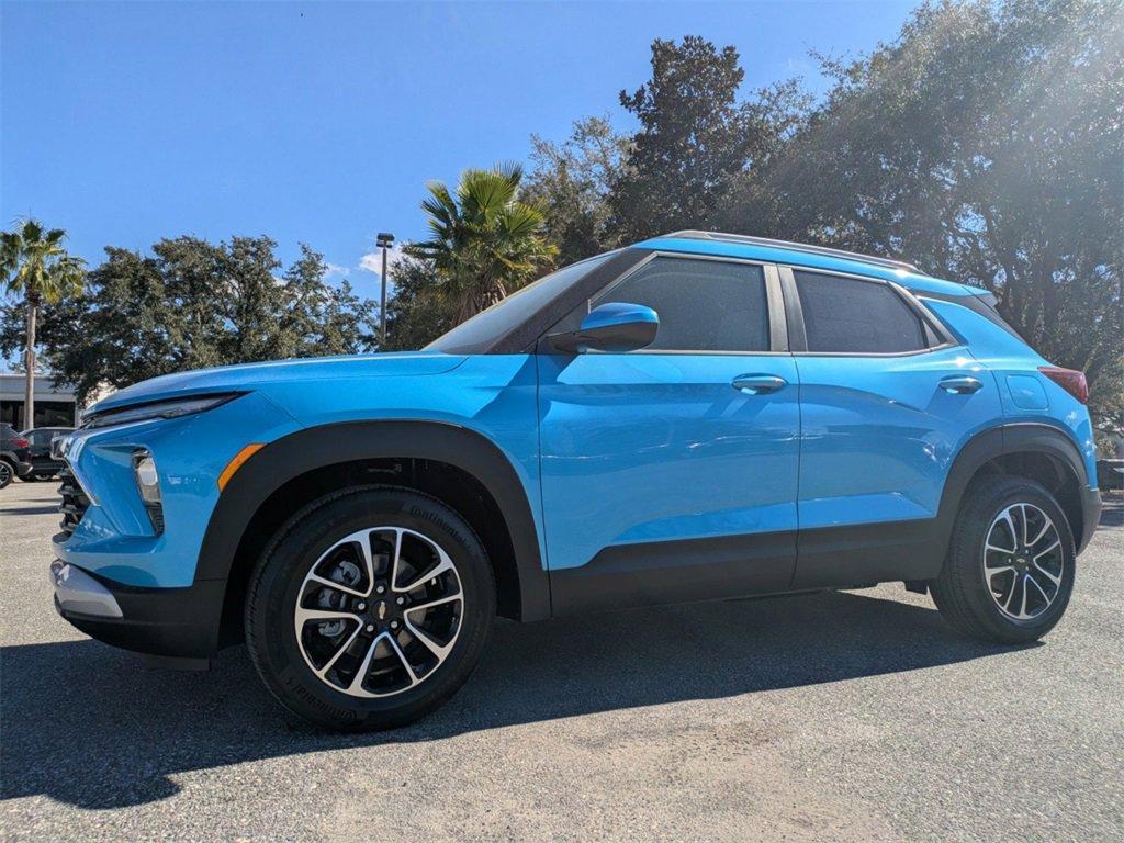 new 2025 Chevrolet TrailBlazer car, priced at $28,120