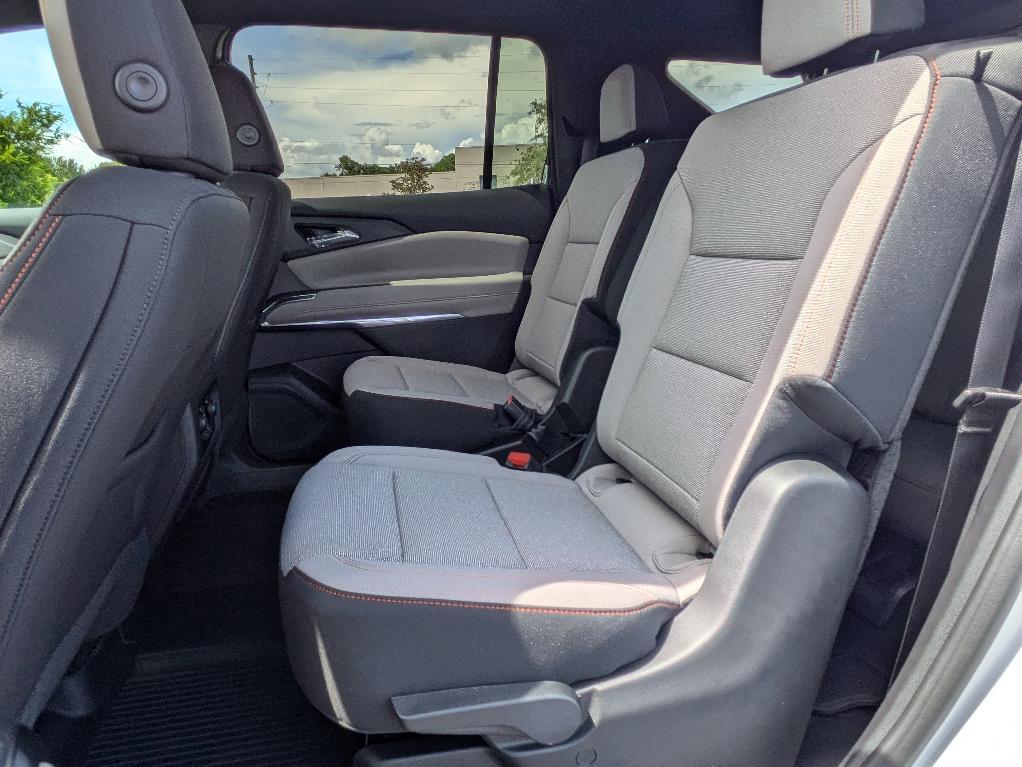 new 2026 Chevrolet Traverse car, priced at $43,644