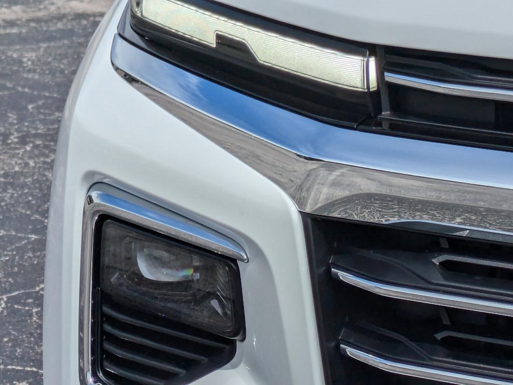 new 2026 Chevrolet Traverse car, priced at $43,644