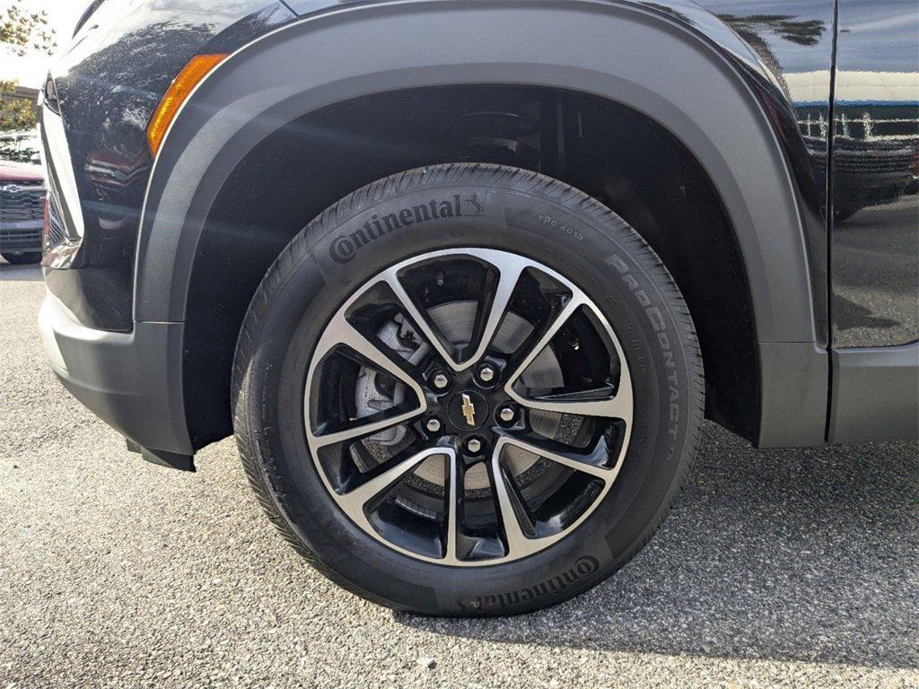 new 2025 Chevrolet TrailBlazer car, priced at $27,490