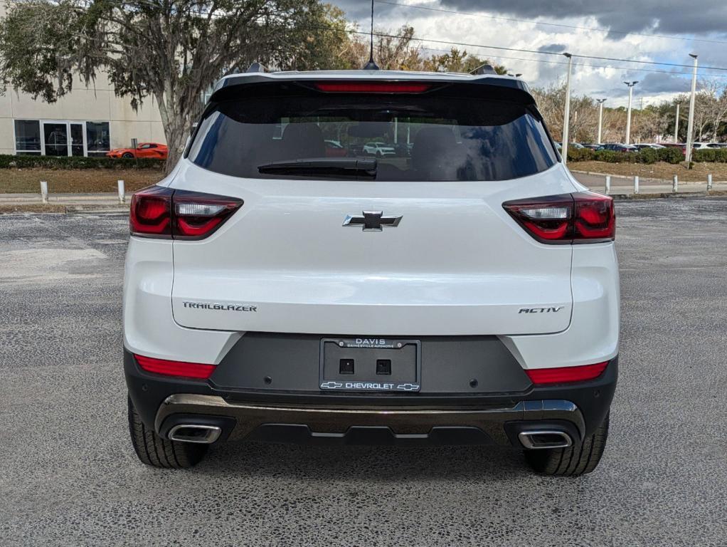 new 2025 Chevrolet TrailBlazer car, priced at $32,225