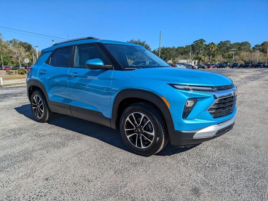 new 2025 Chevrolet TrailBlazer car, priced at $26,280