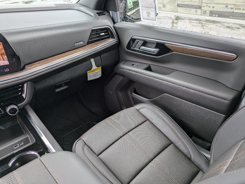 new 2025 Chevrolet Suburban car, priced at $81,495