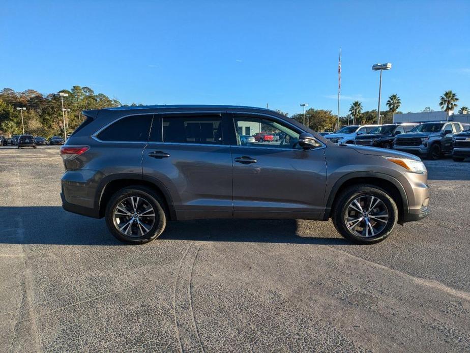 used 2016 Toyota Highlander car, priced at $23,495