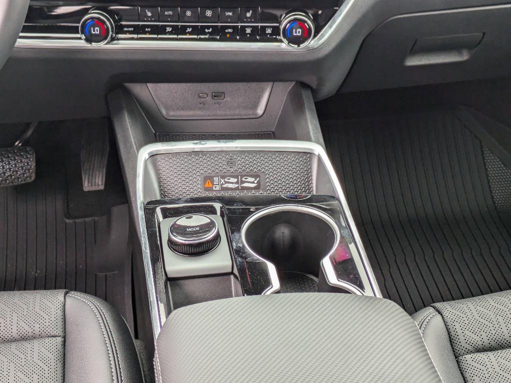 new 2026 Chevrolet Equinox car, priced at $31,310