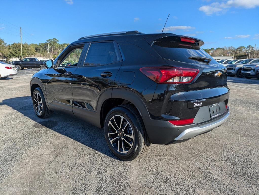 new 2025 Chevrolet TrailBlazer car, priced at $25,240