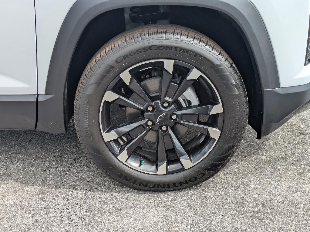 new 2026 Chevrolet Equinox car, priced at $36,105