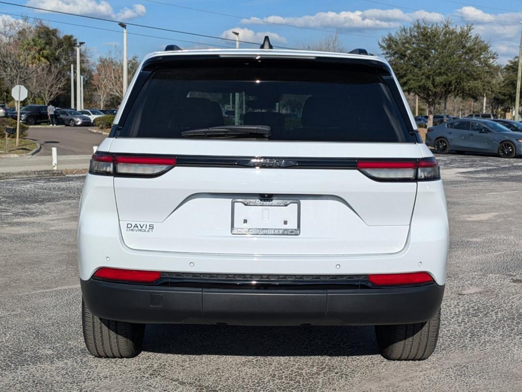 used 2023 Jeep Grand Cherokee car, priced at $29,204