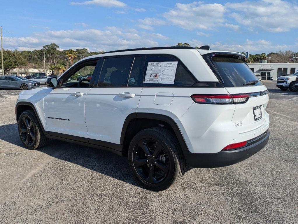 used 2023 Jeep Grand Cherokee car, priced at $29,204