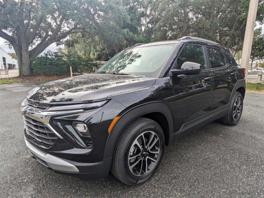 new 2025 Chevrolet TrailBlazer car, priced at $27,975