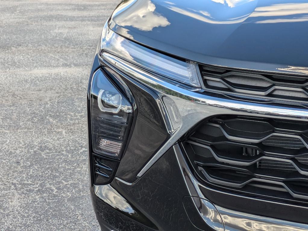 new 2025 Chevrolet Trax car, priced at $25,380