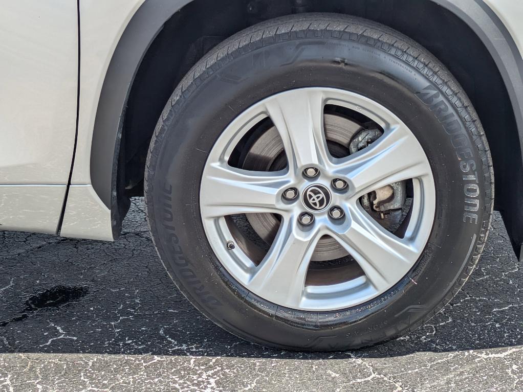 used 2023 Toyota Highlander car, priced at $30,178