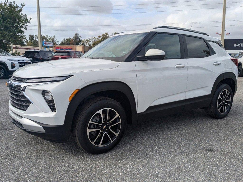 new 2025 Chevrolet TrailBlazer car, priced at $27,490