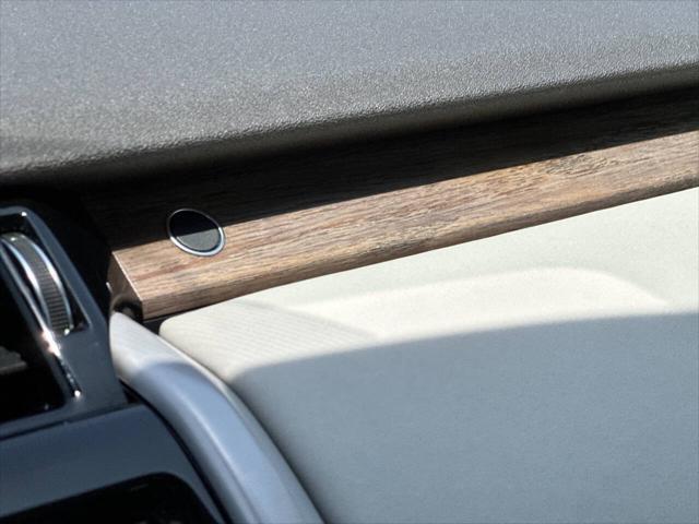 used 2018 Land Rover Discovery car, priced at $19,995