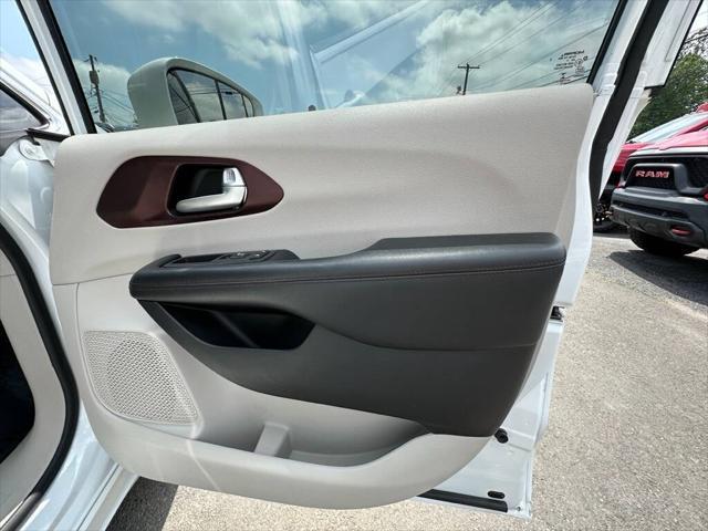 used 2017 Chrysler Pacifica car, priced at $14,995