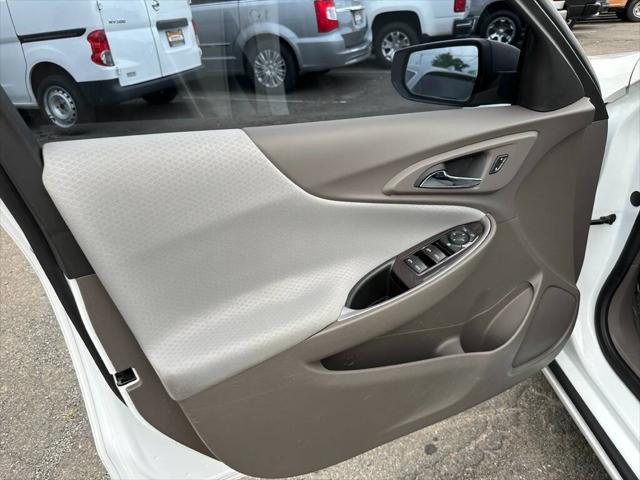 used 2018 Chevrolet Malibu car, priced at $9,995
