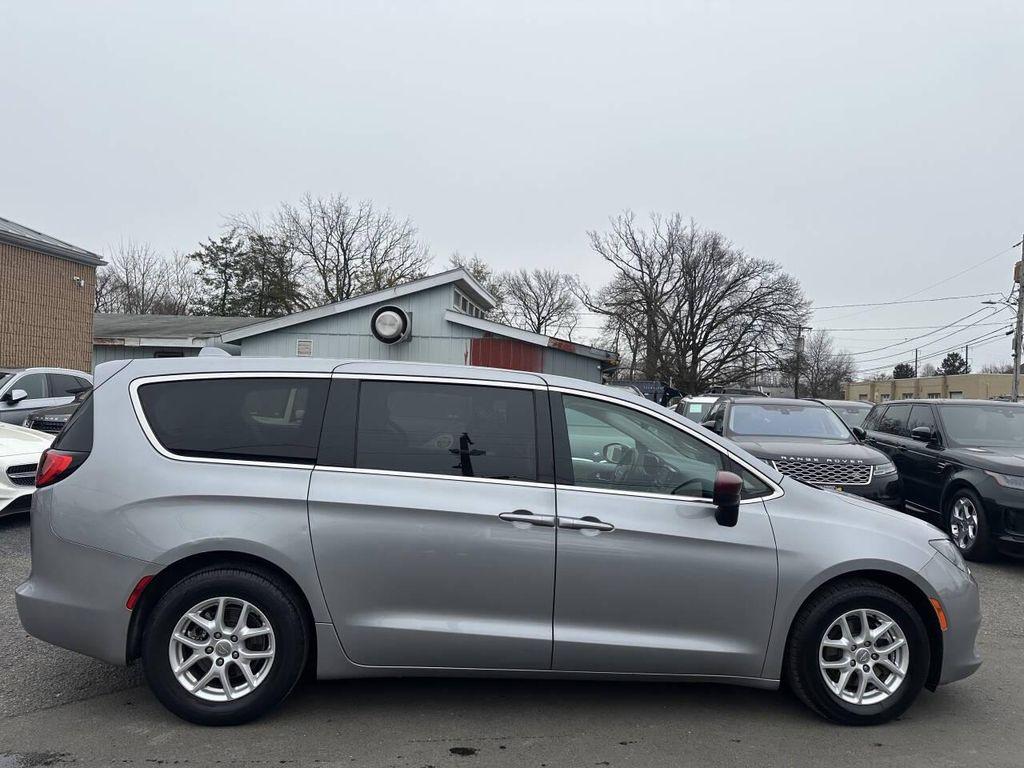 used 2017 Chrysler Pacifica car, priced at $14,995