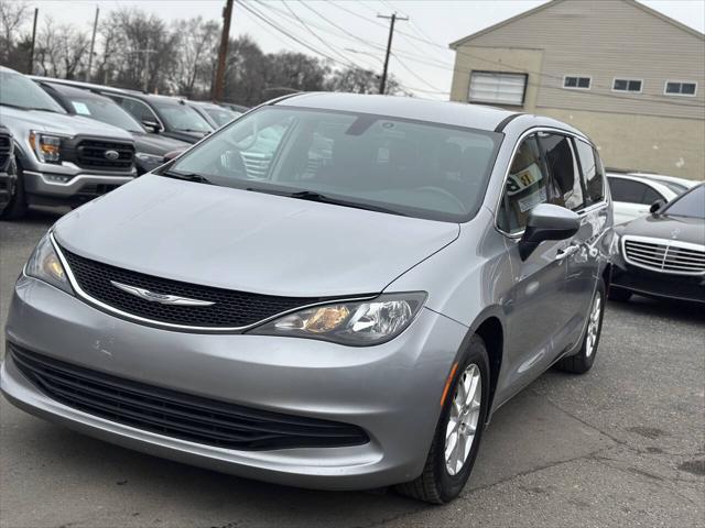 used 2017 Chrysler Pacifica car, priced at $12,995