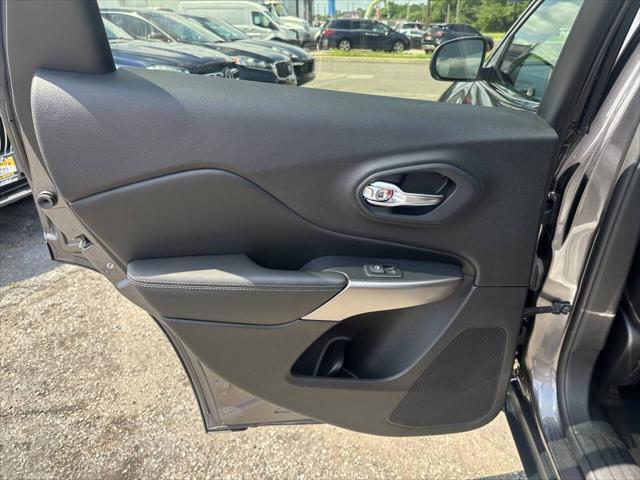 used 2019 Jeep Cherokee car, priced at $15,995