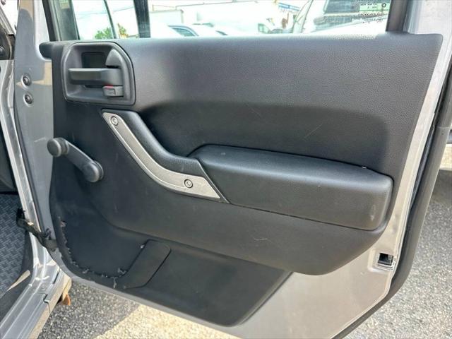 used 2015 Jeep Wrangler Unlimited car, priced at $14,995