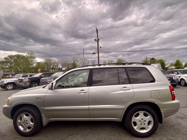 used 2005 Toyota Highlander car, priced at $7,995