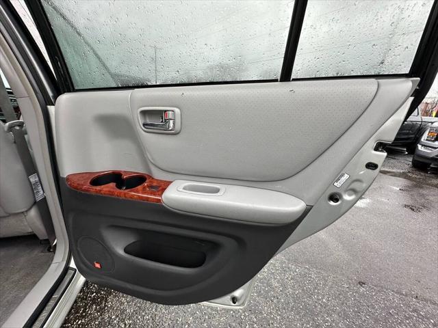 used 2005 Toyota Highlander car, priced at $7,995