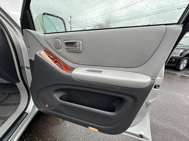 used 2005 Toyota Highlander car, priced at $7,995