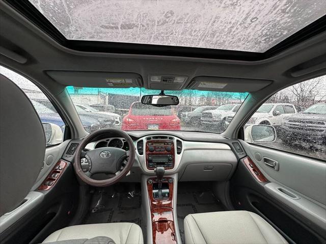 used 2005 Toyota Highlander car, priced at $7,995
