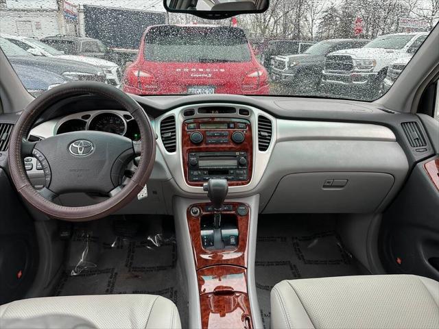 used 2005 Toyota Highlander car, priced at $7,995