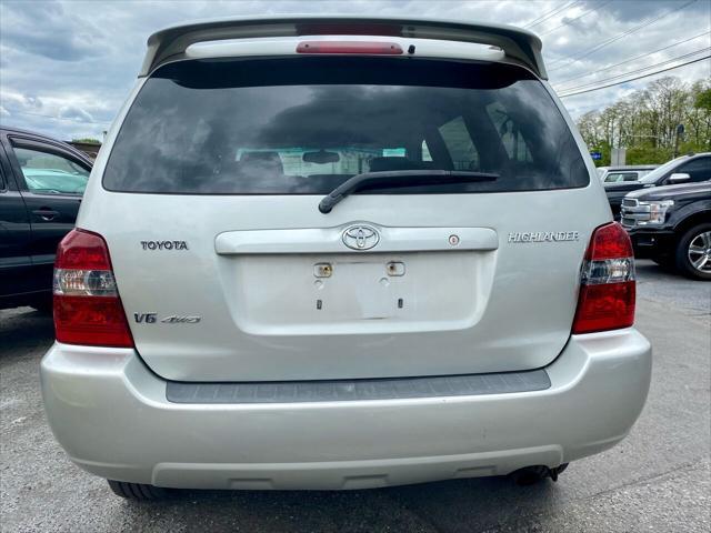 used 2005 Toyota Highlander car, priced at $7,995