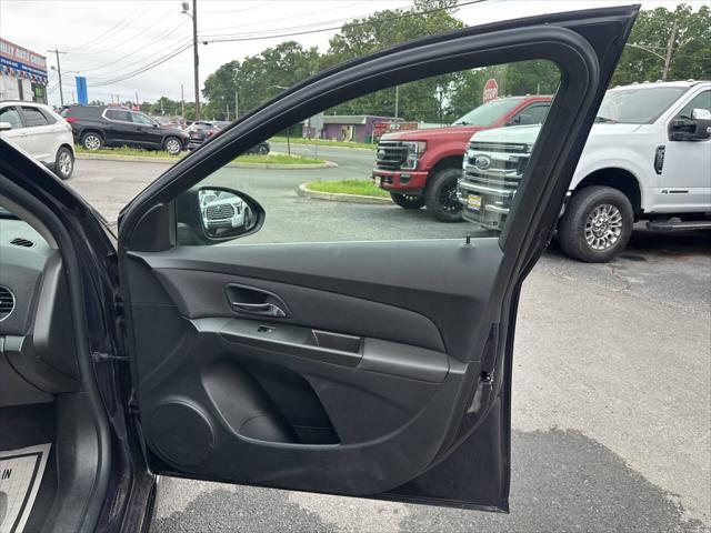 used 2014 Chevrolet Cruze car, priced at $7,995