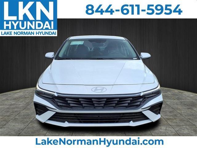 new 2025 Hyundai Elantra car