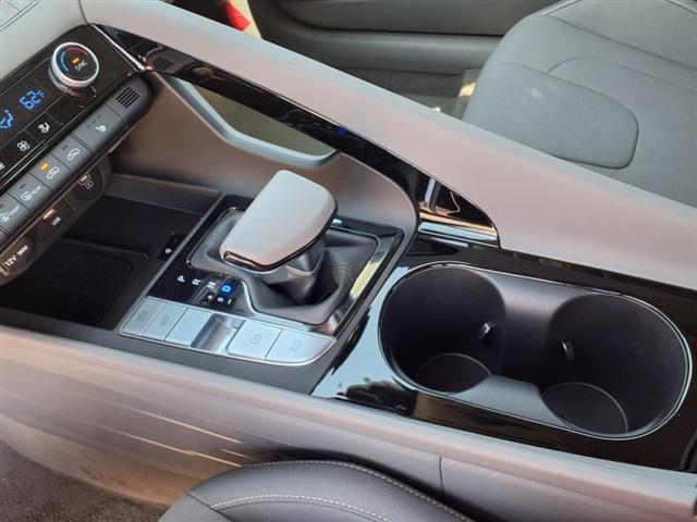 new 2025 Hyundai Elantra car