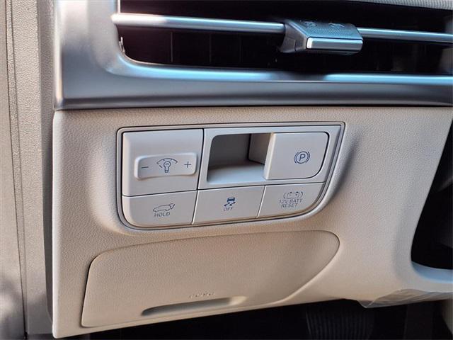 new 2025 Hyundai TUCSON Hybrid car, priced at $40,745