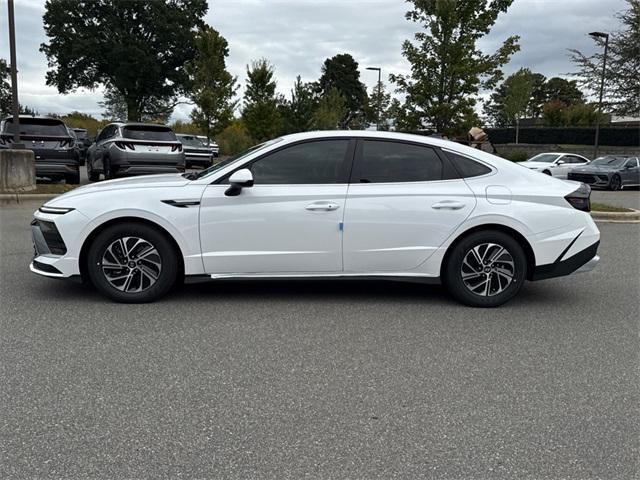 new 2026 Hyundai Sonata Hybrid car, priced at $31,140