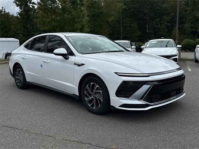 new 2026 Hyundai Sonata Hybrid car, priced at $31,140