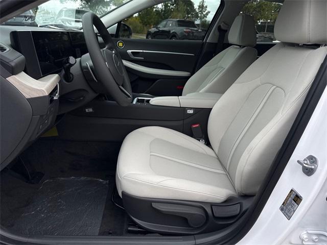 new 2026 Hyundai Sonata Hybrid car, priced at $31,140