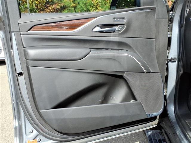 used 2022 Cadillac Escalade ESV car, priced at $51,467
