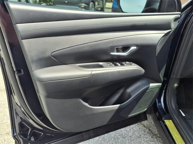 new 2025 Hyundai TUCSON Hybrid car, priced at $34,215